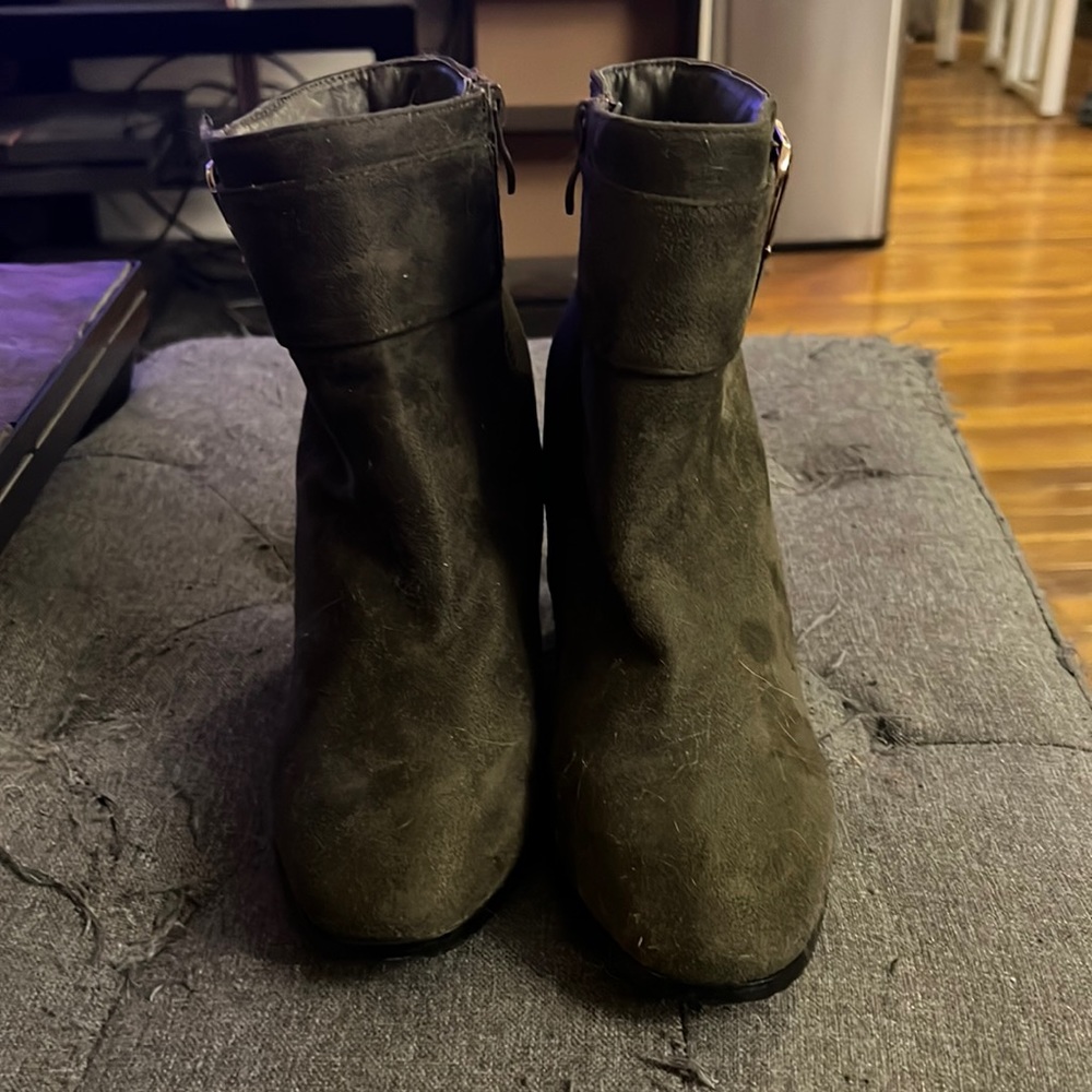 Green Booties 💚